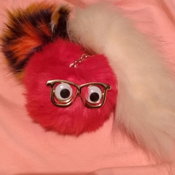 Three set of fluffy pum pums - Picture 1 of 3